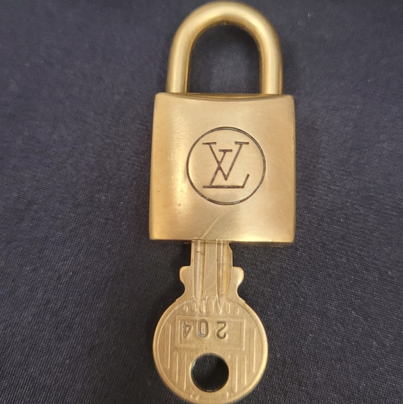 Authentic LV #204 Lock and Key - Picture 8 of 15
